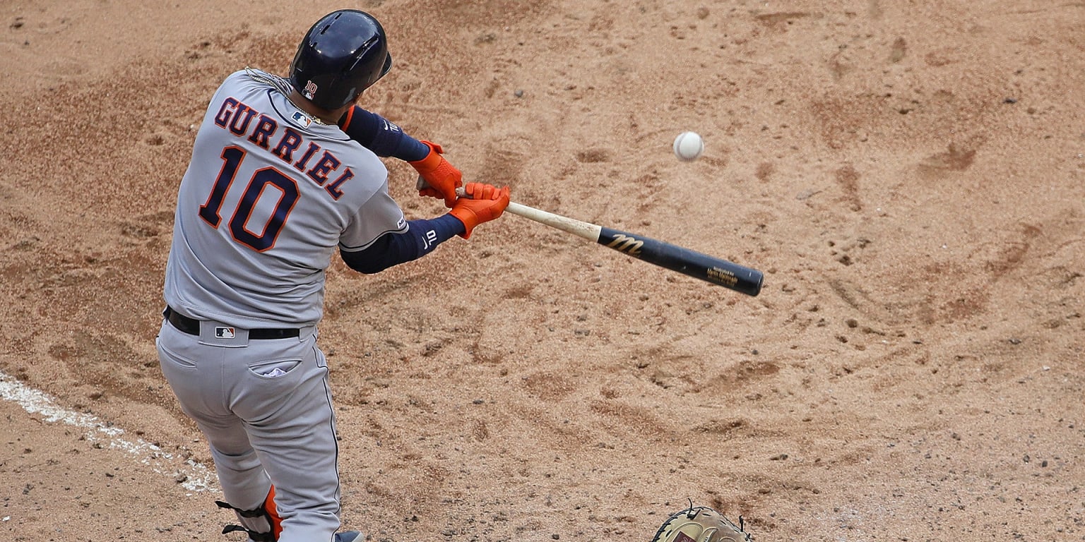 Yuli Gurriel to leave H-Town's Astros, MLB source says