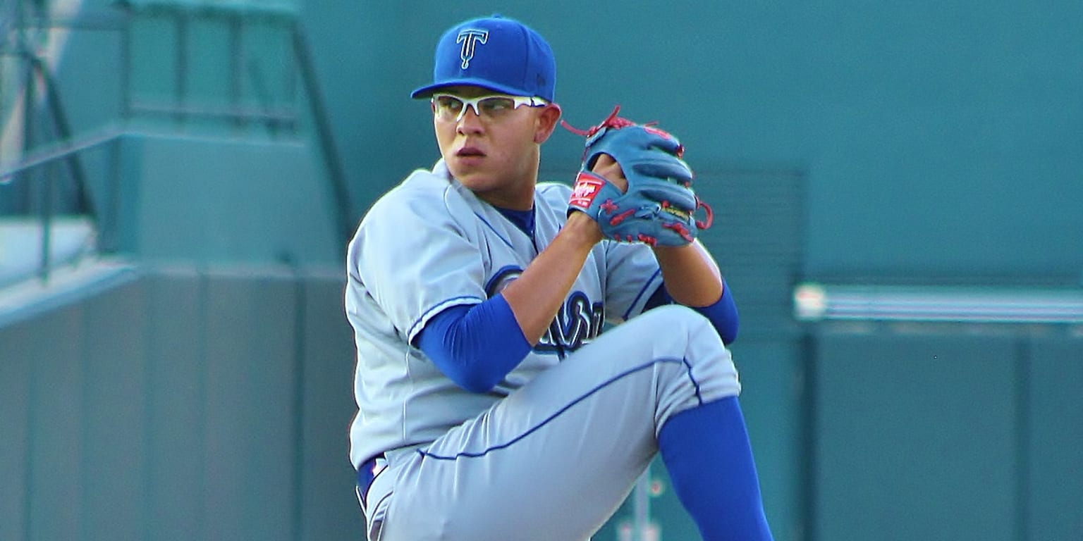 Julio Urias to miss a month after eye surgery, which could pay off