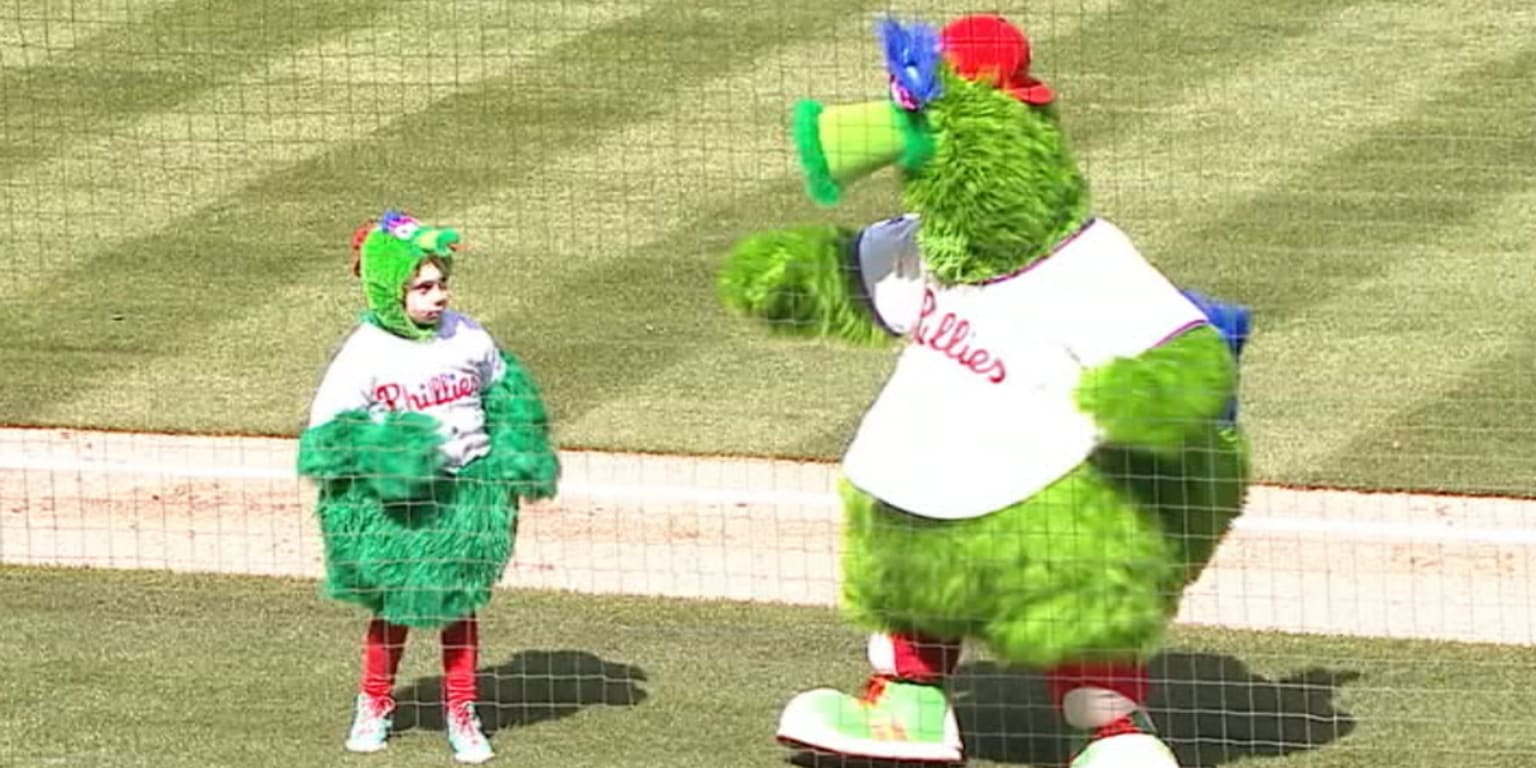 Adorable dog dressed as the Phillie Phanatic makes Phillie Phanatic do  adorable things