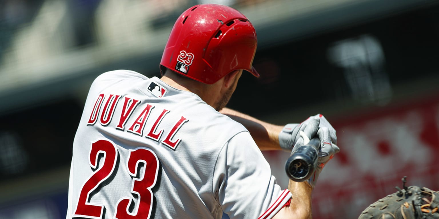 Duvall Ringo Romano y Duvall ayudan a Rojos a dividir serie en Denver