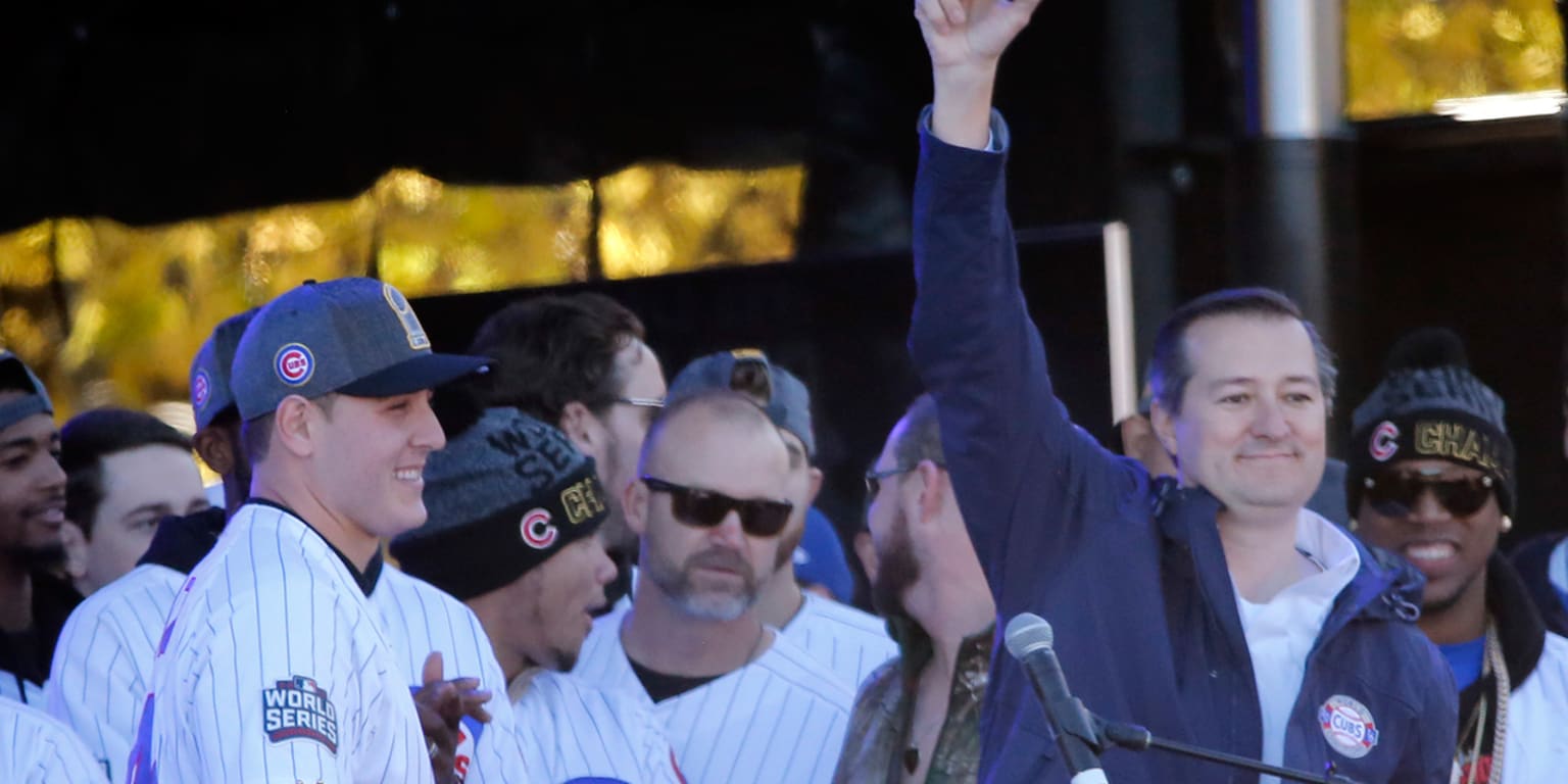 Notorious Chicago Cubs fan Steve Bartman honoured with a World