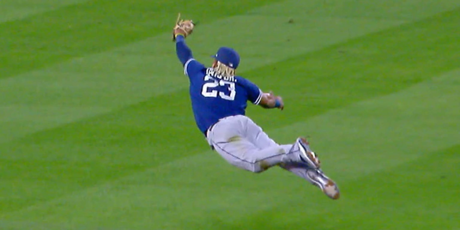 Fernando Tatis makes diving play vs. Rockies