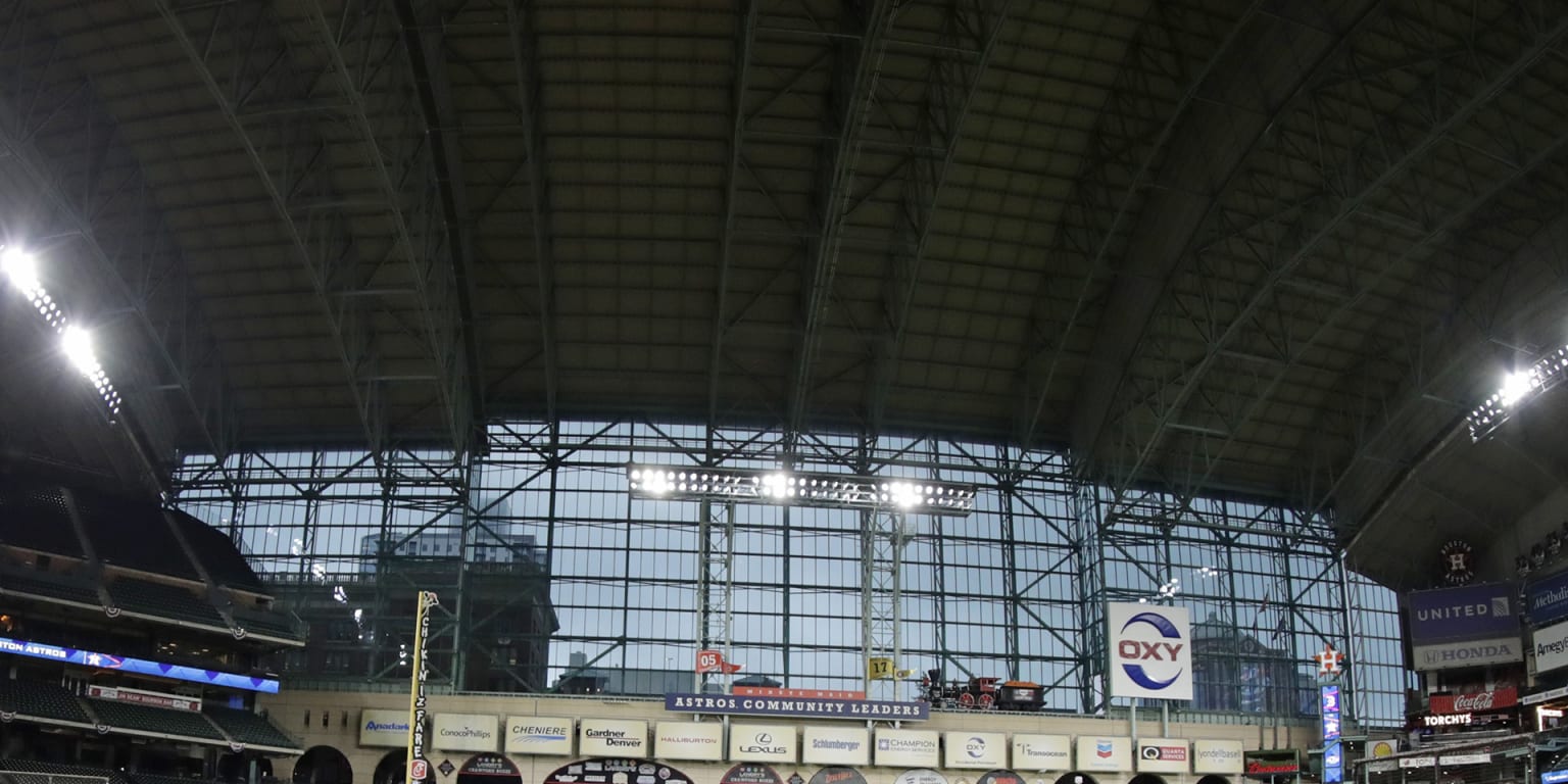 Chad Pinder doubles of Minute Maid Park roof