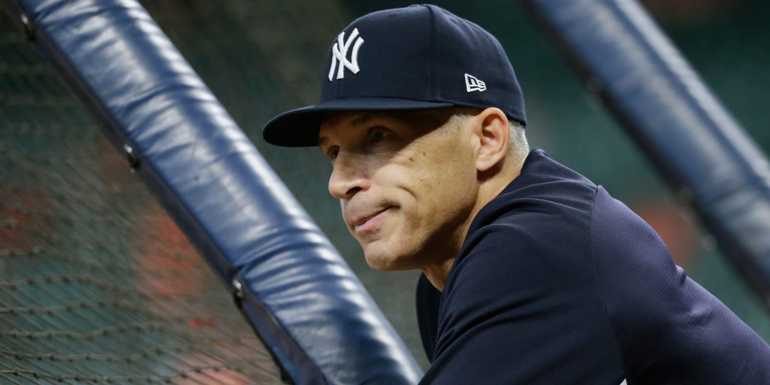 Girardi Is Yankees' Choice for Manager - The New York Times