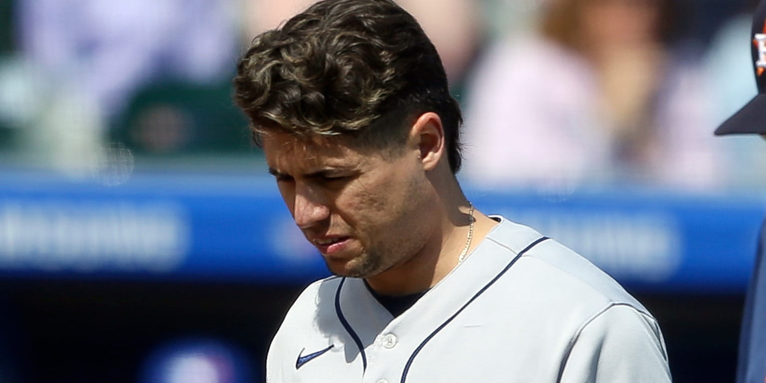 Why Astros' Aledmys Diaz wasn't awarded first base after being hit