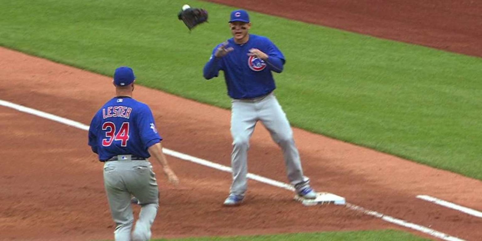 Cubs pitcher Jon Lester is still throwing his entire glove to