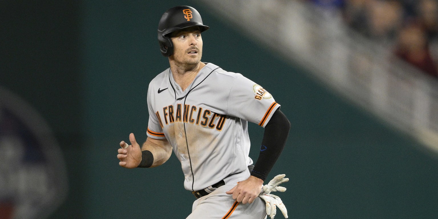 Giants' Mike Yastrzemski off the COVID list, back in lineup at LA