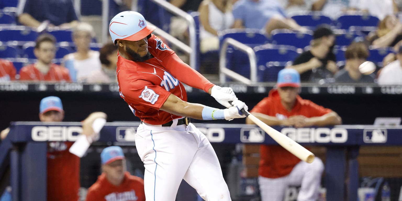 De La Cruz's four hits lead Marlins to series-win over Phillies Florida &  Sun News - Bally Sports