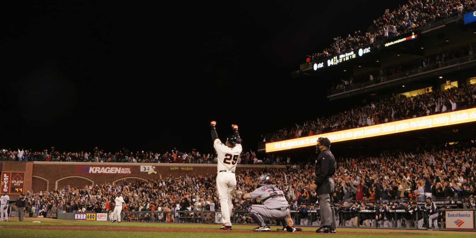 Barry Bonds broke Hank Aaron's home run record eleven years ago | MLB.com