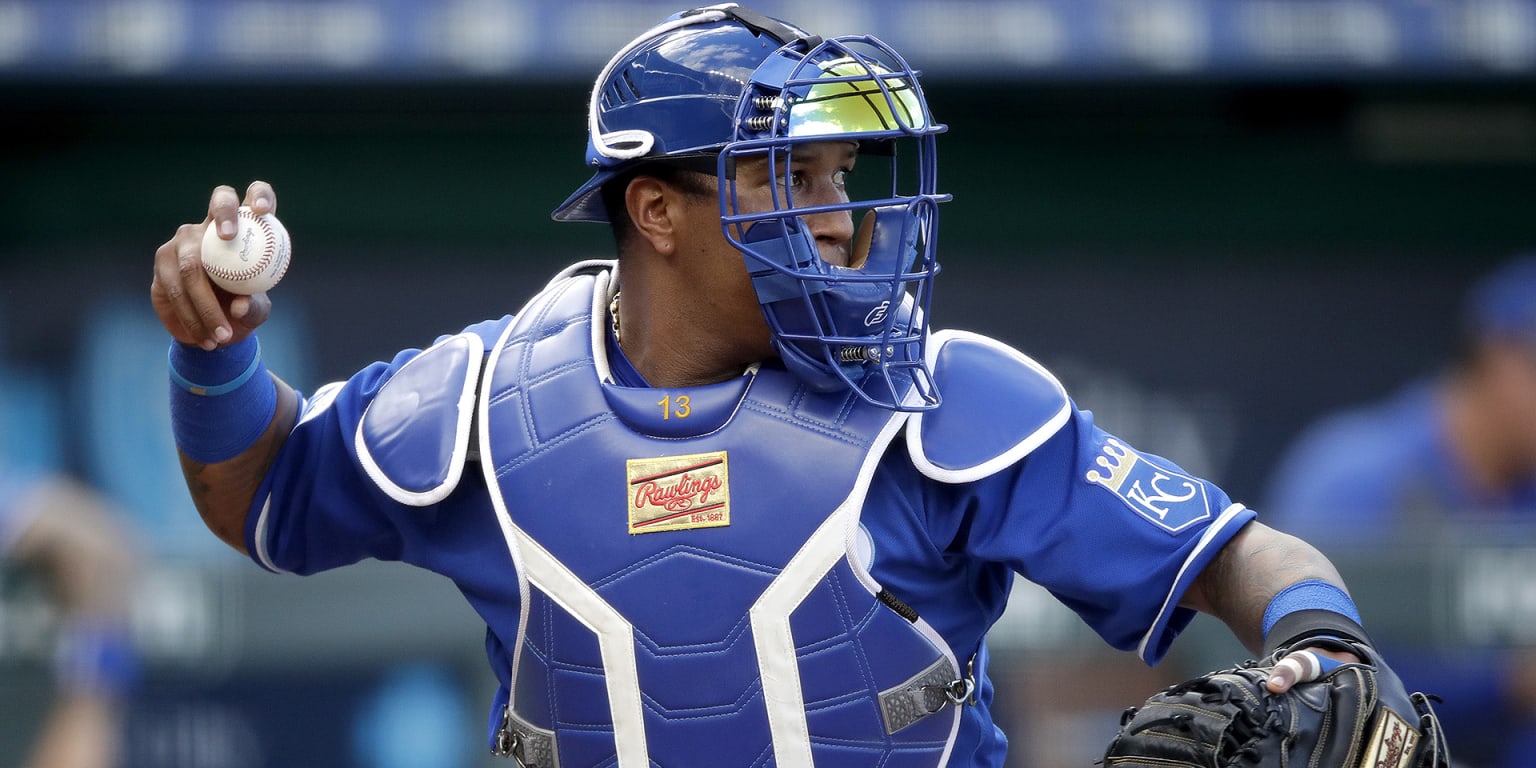 Salvador Perez takes on a new hobby during MLB lockout