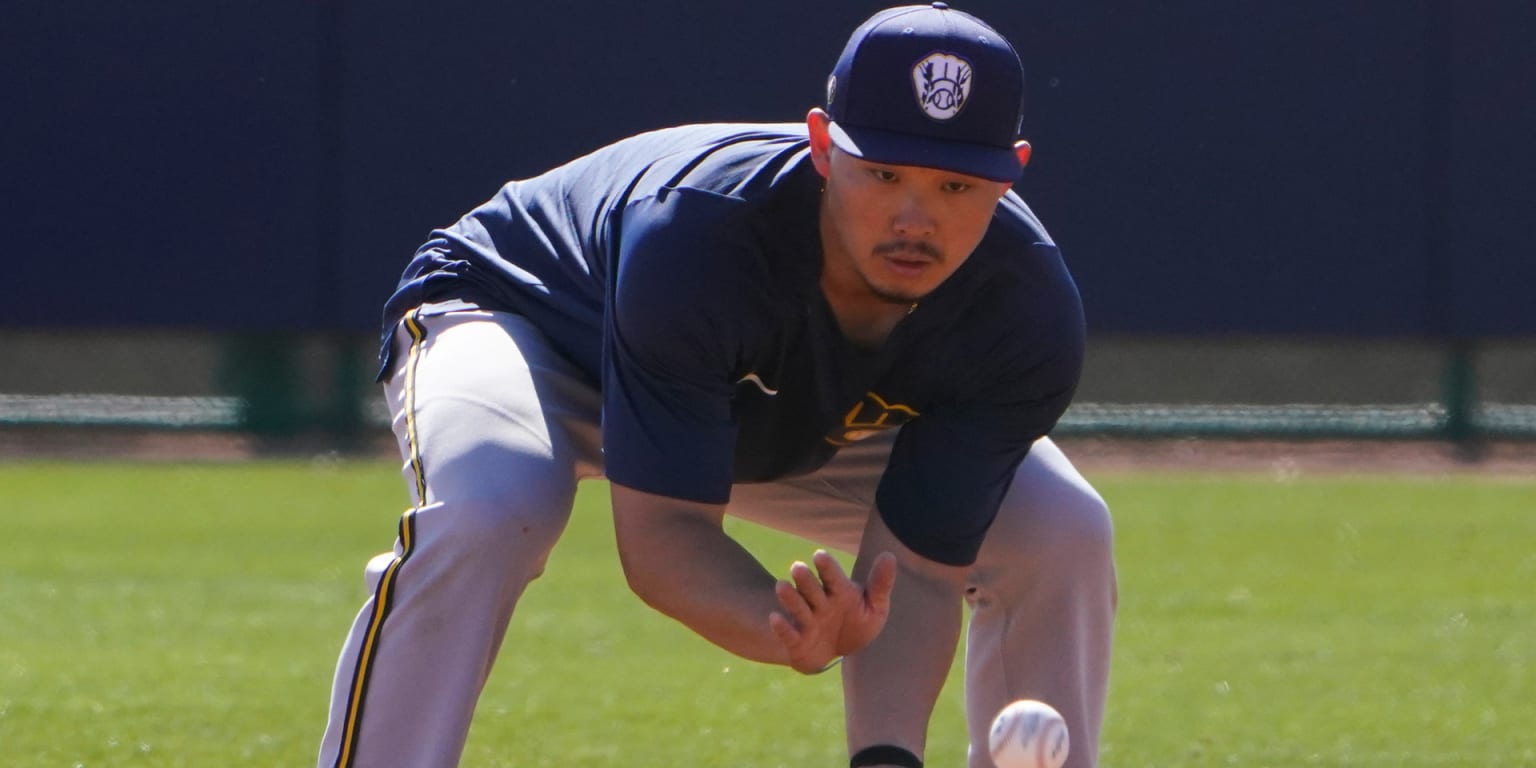 How the Brewers' Keston Hiura looks during his transition to first base -  The Athletic