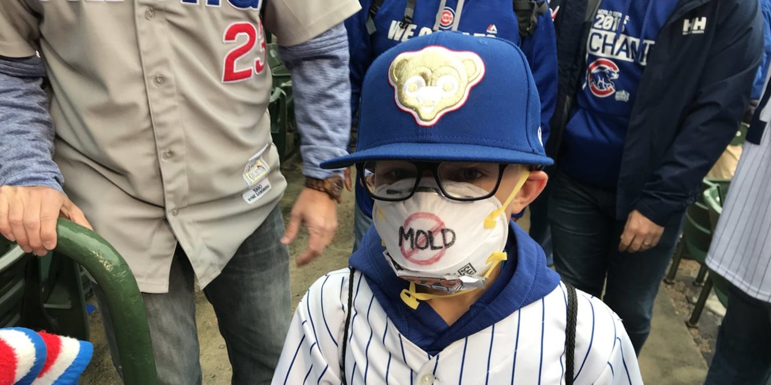 Astros manager Dusty Baker wears unique mask during exhibition