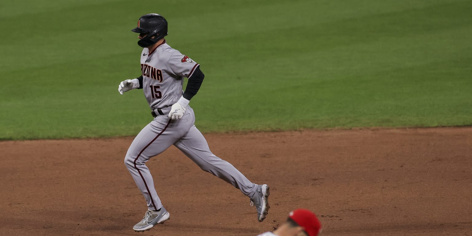 Dbacks win suspended game vs. Reds