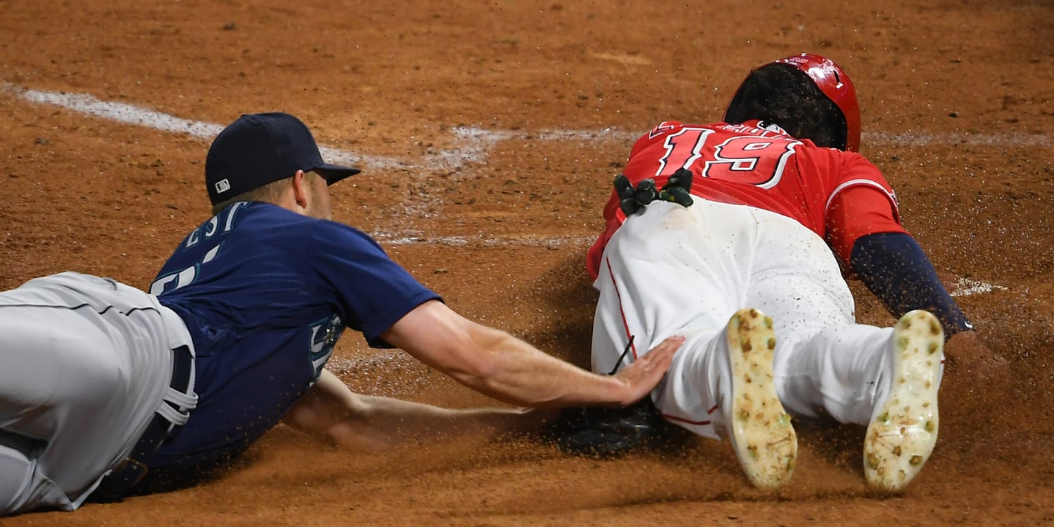 Will Vest's play at plate prevents run vs. Angels