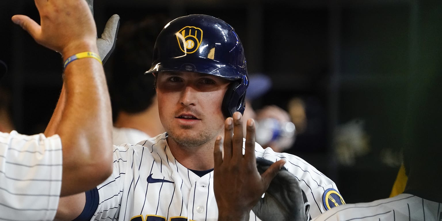 Renfroe belts two homers to help Brewers blast Reds