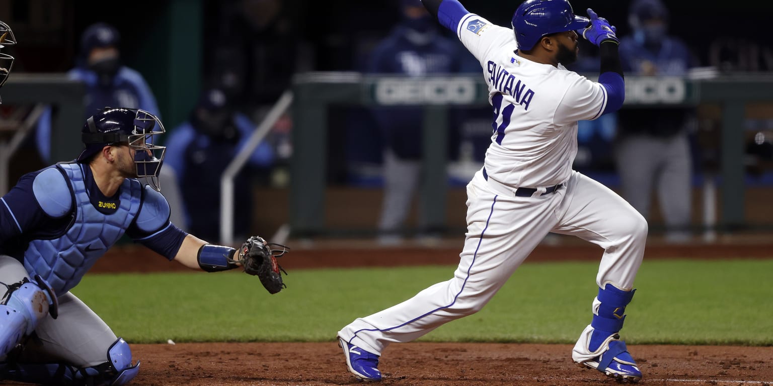 Royals can't dig way out of early hole