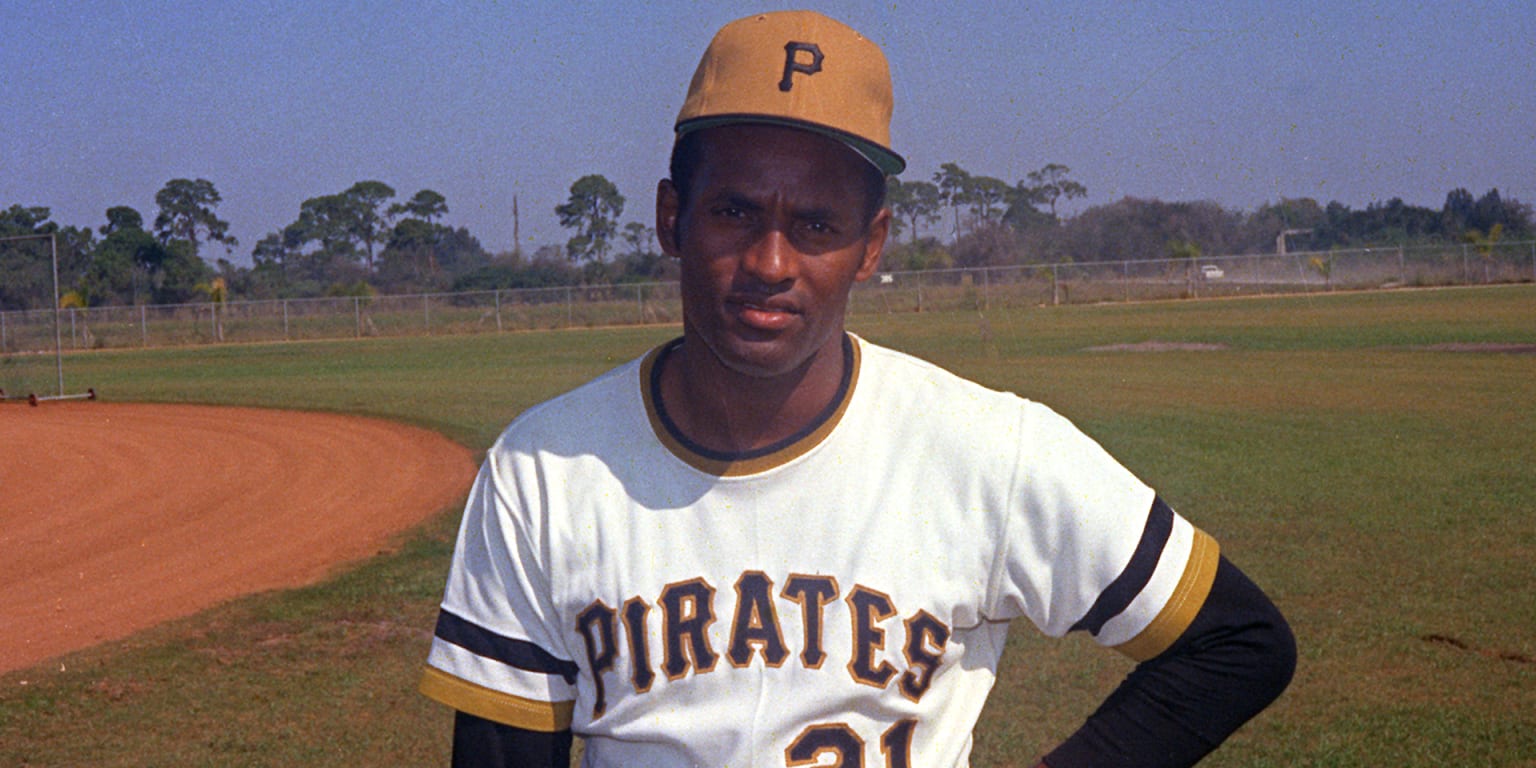 Pirates will honor Roberto Clemente by wearing his No. 21 on their jerseys  - ESPN