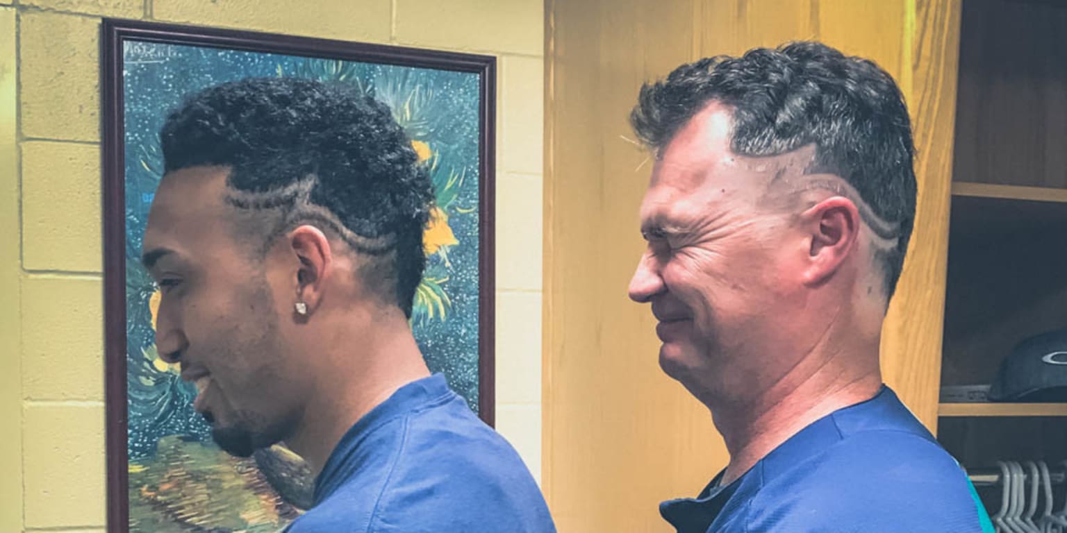 Mariners manager Scott Servais got a very, very special haircut - NBC Sports