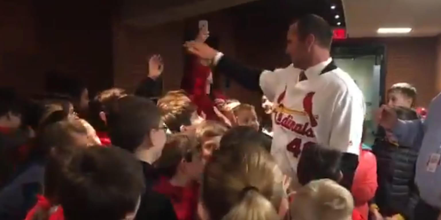 Cardinals Goldschmidt shares adorable video at home with kids