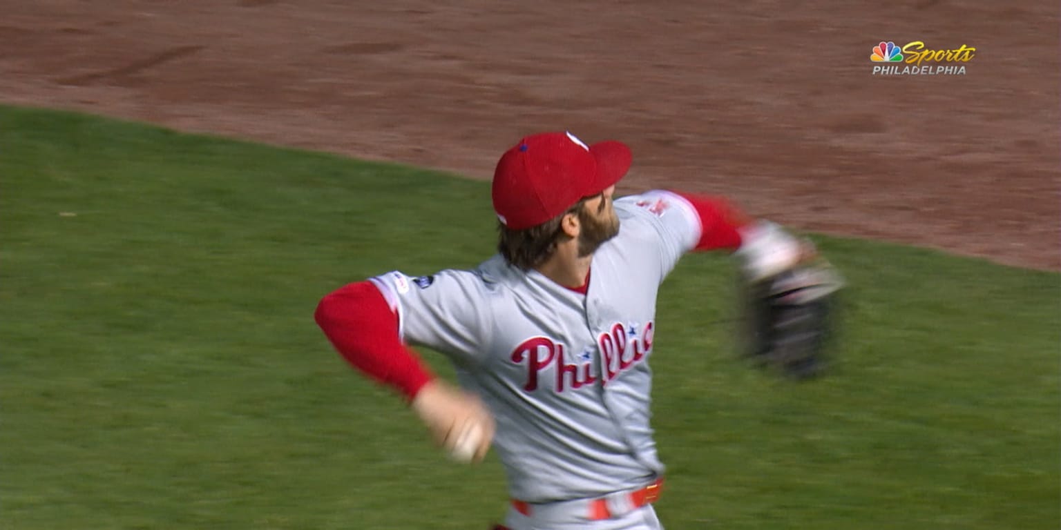 Bryce Harper throws ball to Wrigley rooftop seats