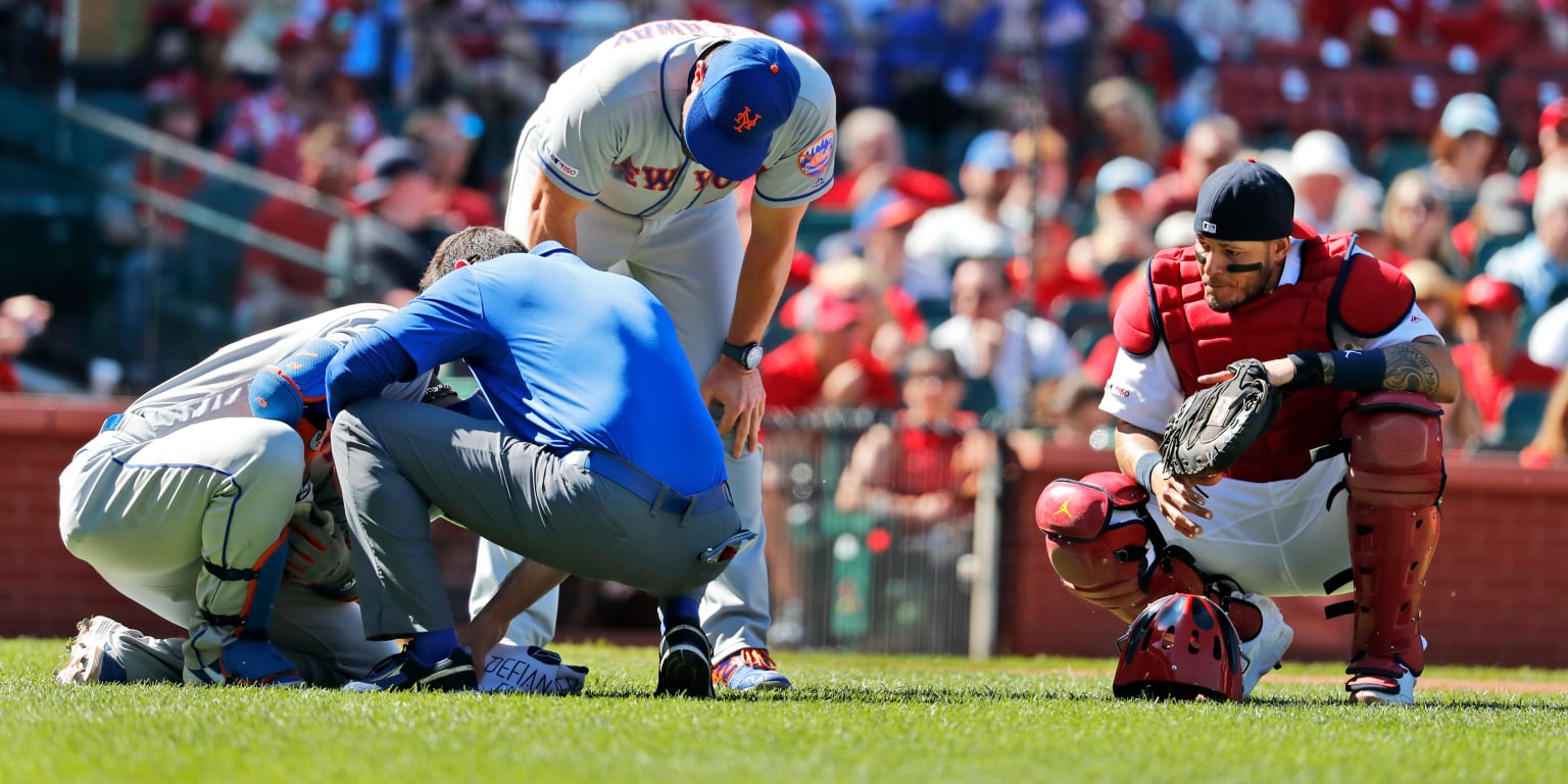 Robinson Cano injury: Yankees star exits after being hit by pitch