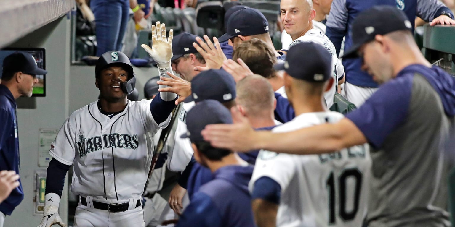 Mariners' Kyle Lewis just 2nd ever to homer in each of 1st 3 MLB