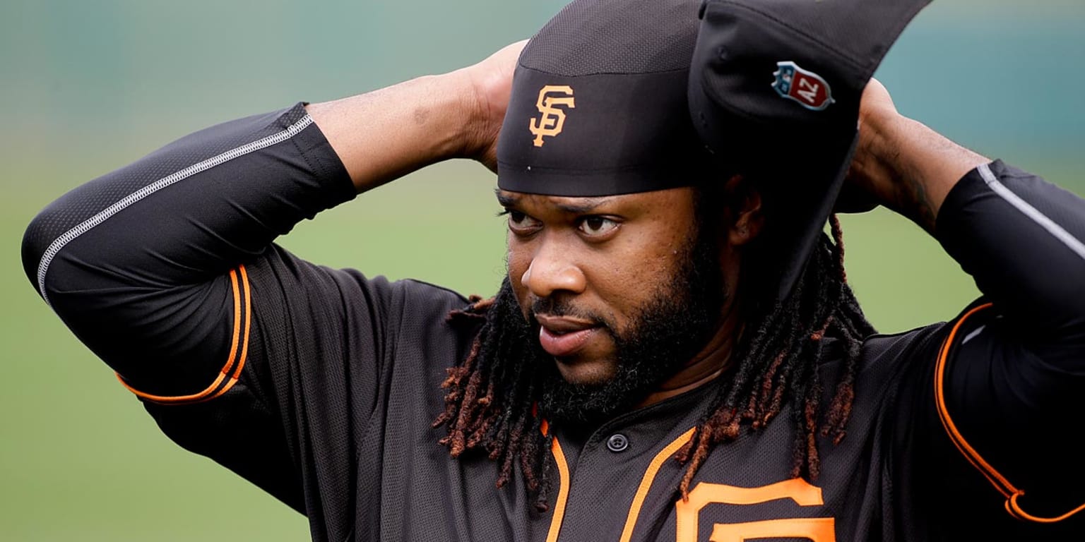 Johnny Cueto takes line drive off head & stays in game; later examined for  concussion