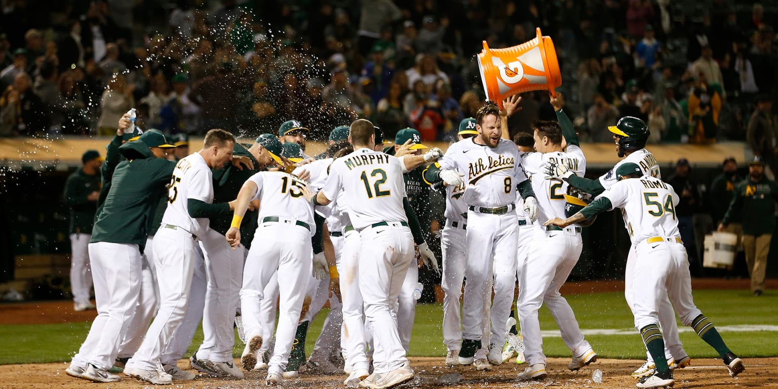 A's were confident before Jed Lowrie's 2-run walk-off HR: 'We thought we're  going to win the game' - The Athletic