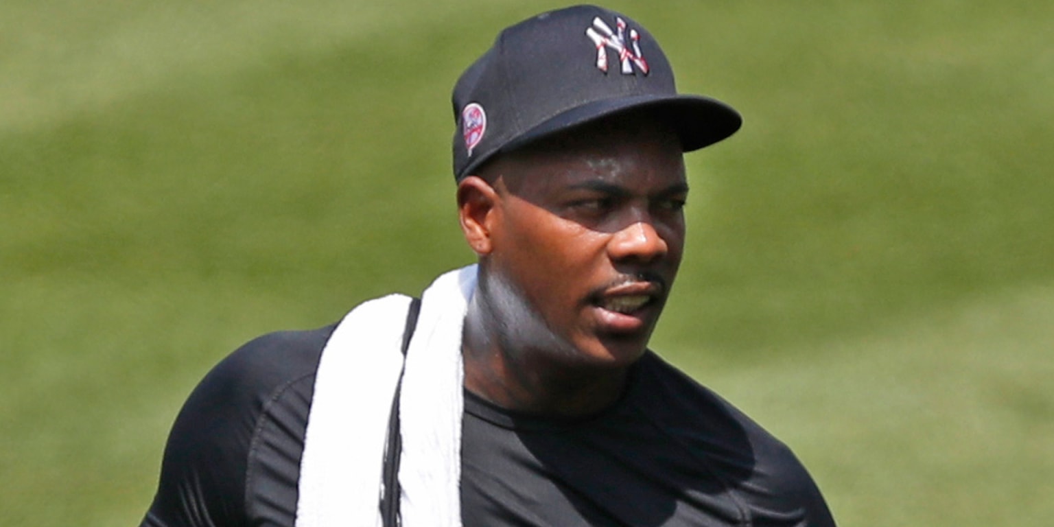 Yankees' Aroldis Chapman, at home prepping for possible return