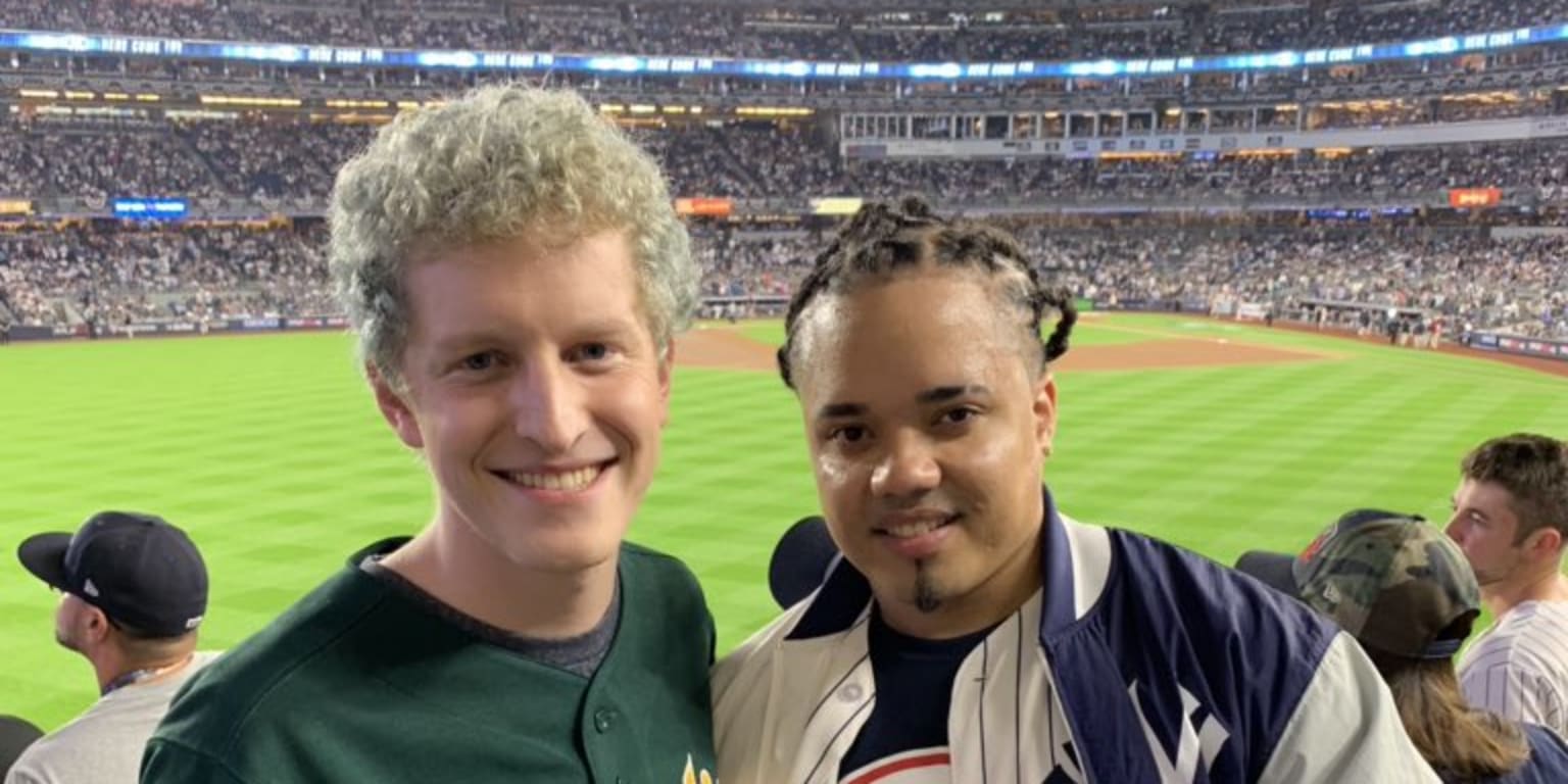 Yankees fan savagely soaks A's fan with beer at Yankee Stadium during  wild-card game