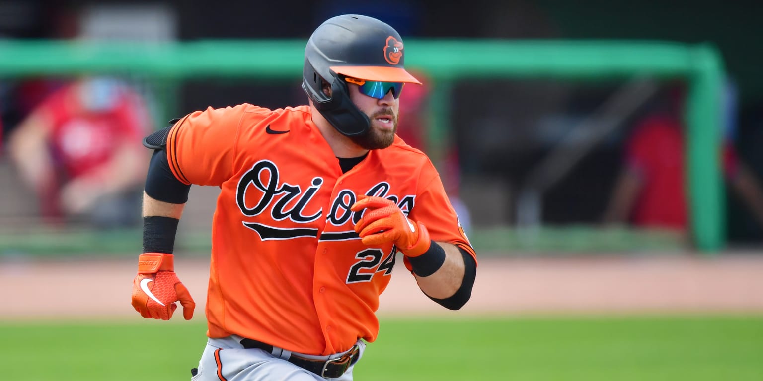 Orioles' struggling slugger Chris Davis goes back to his Rangers