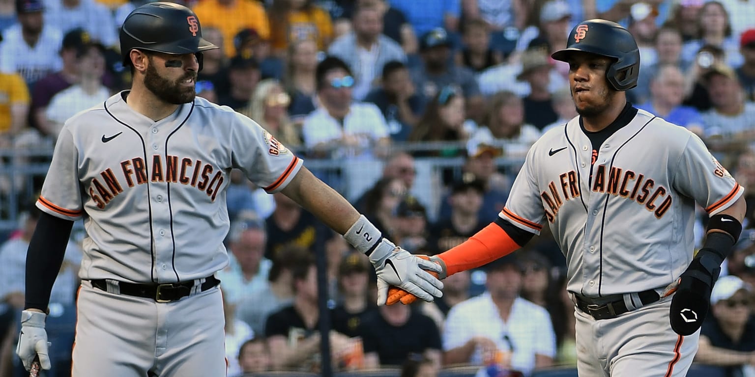 SF Giants hit three home runs, survive bullpen scare to beat Reds