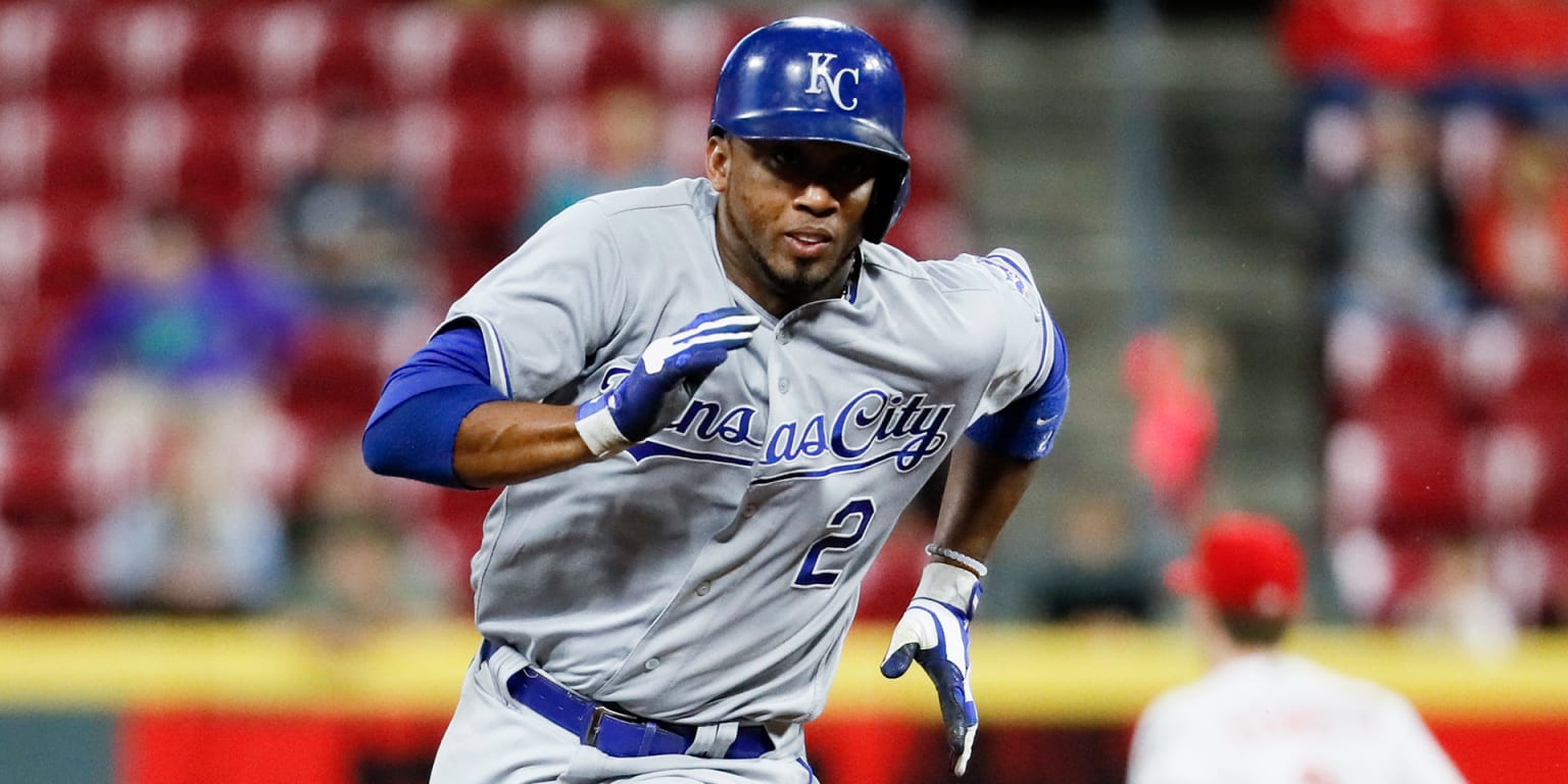 Washington Nationals on X: We've acquired INF Alcides Escobar from the  Kansas City Royals and selected him to the active roster. 🔗 //    / X
