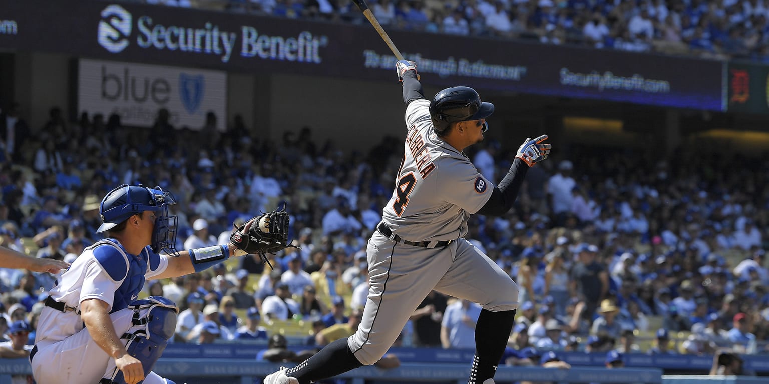 Detroit Tigers slugger Miguel Cabrera collects 3,000th career hit