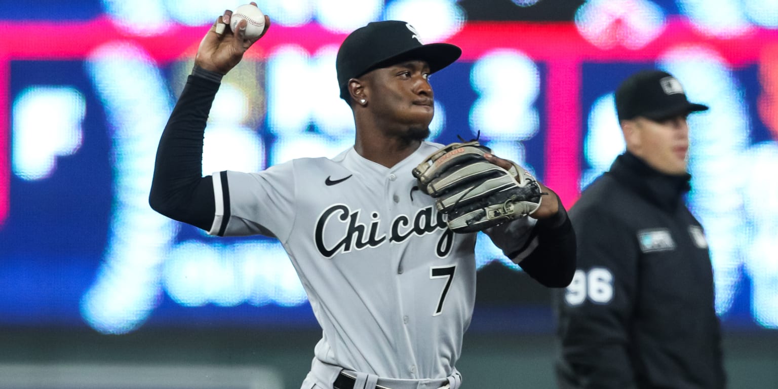 White Sox's Tim Anderson suspended one game for making obscene gesture  toward fans vs. Guardians 