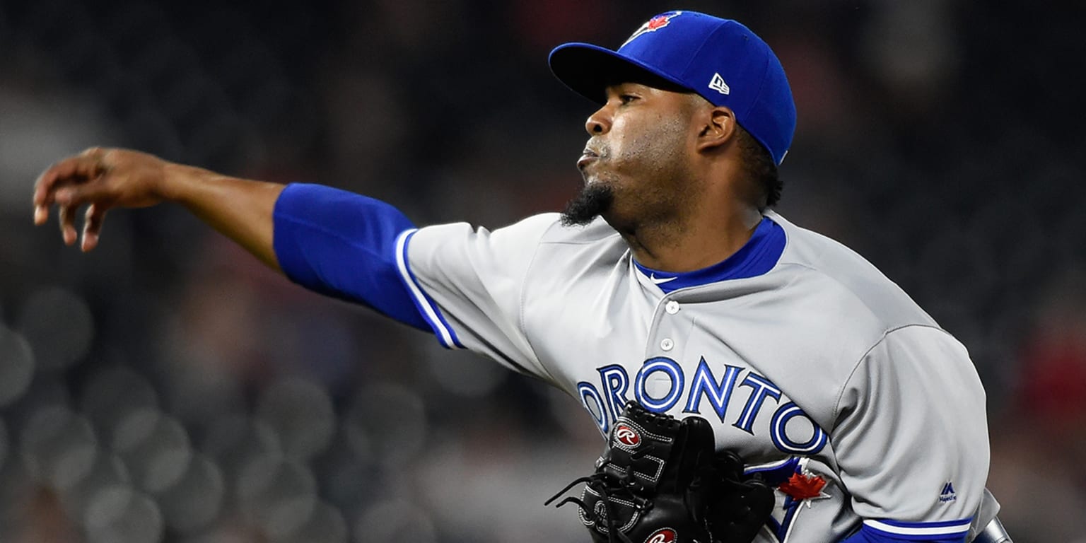 Blue Jays Luis Santos signs Minors deal