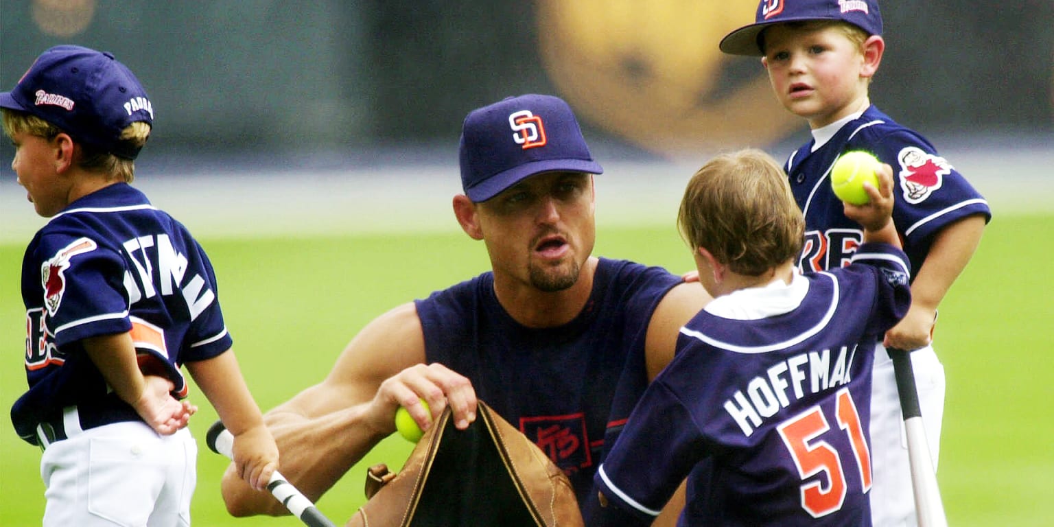 Trevor Hoffman sees son Wyatt's Padres debut