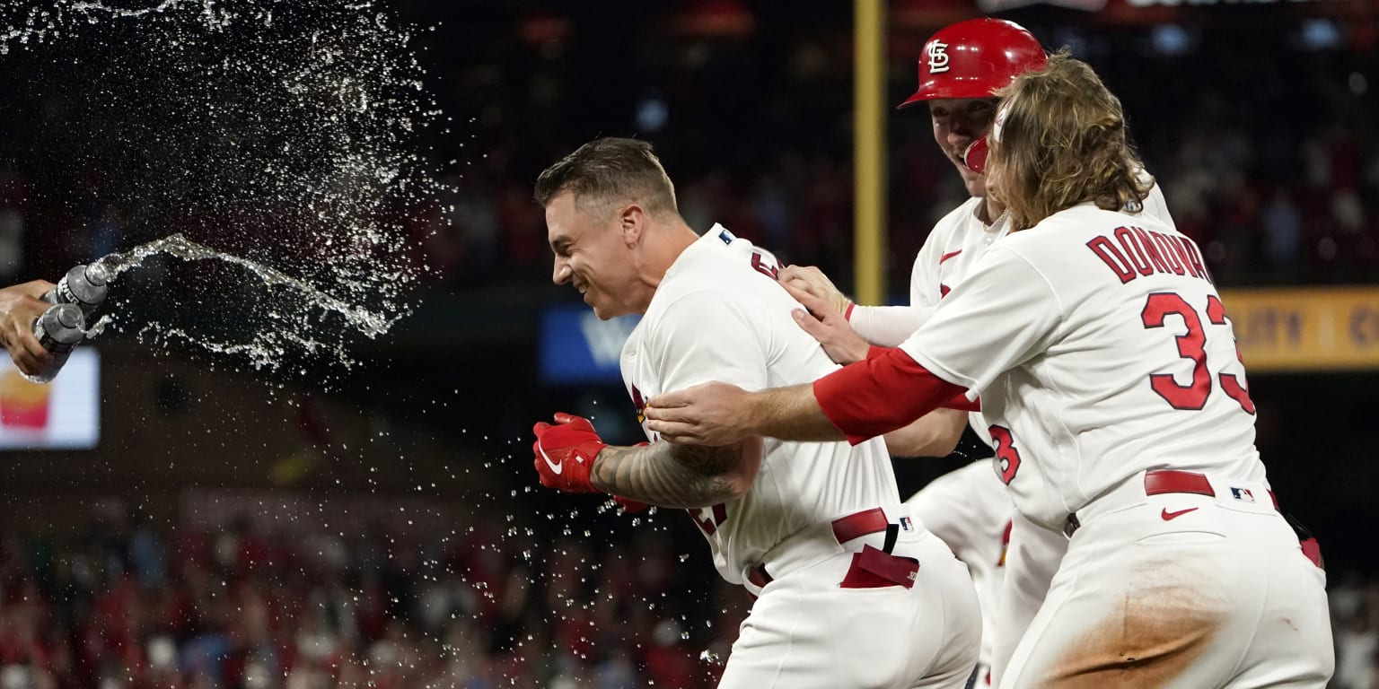 Patience rewards red-hot Cards in walk-off win