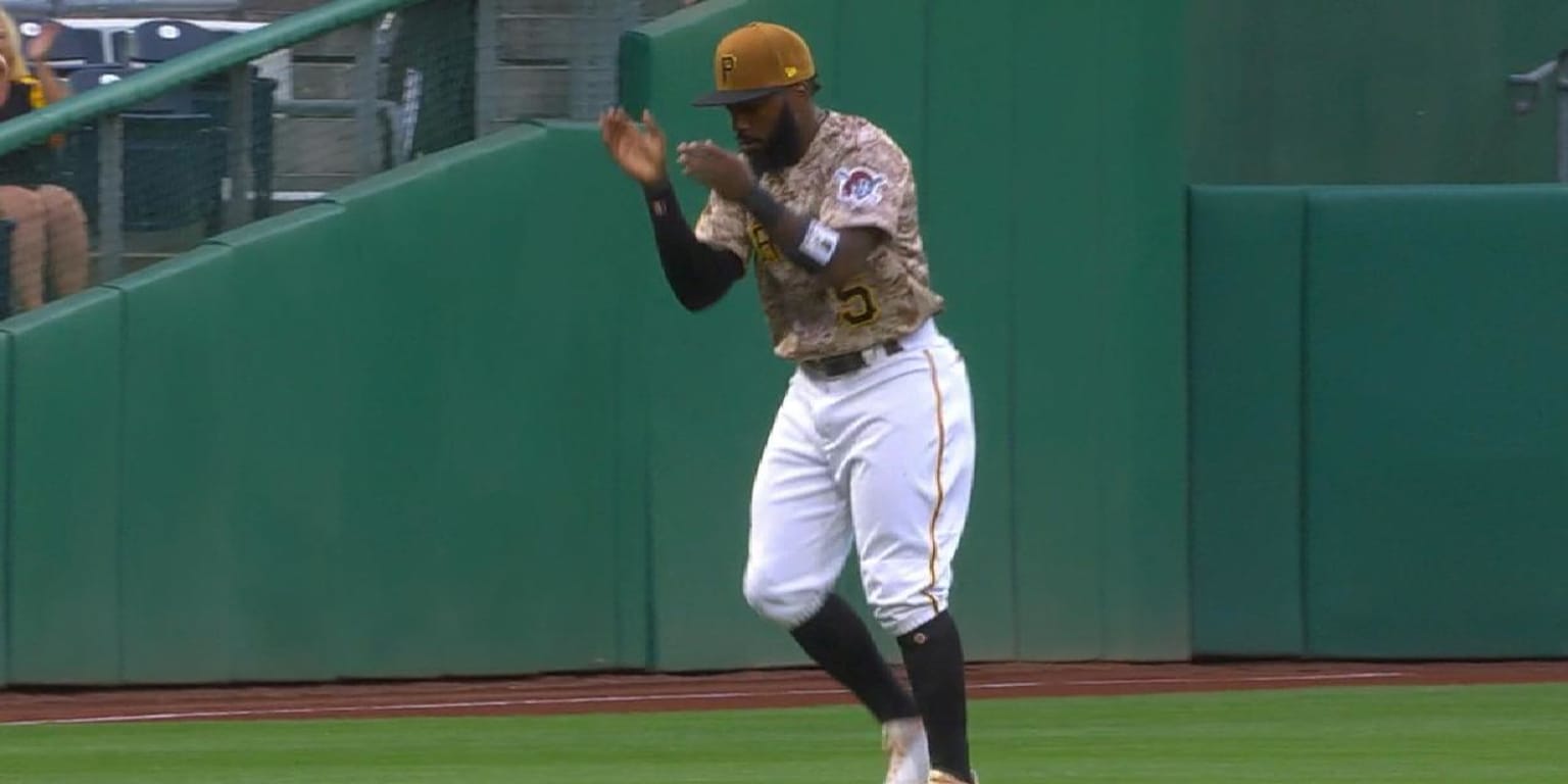 Josh Harrison and Andrew McCutchen showed off incredible dugout dancing