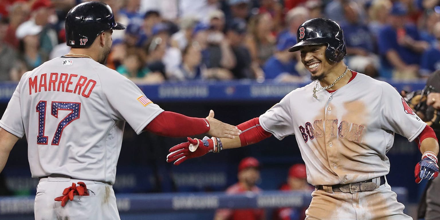 Dodgers: Watch Mookie Betts Show Off Unique Handshake with LA Reporter -  Inside the Dodgers