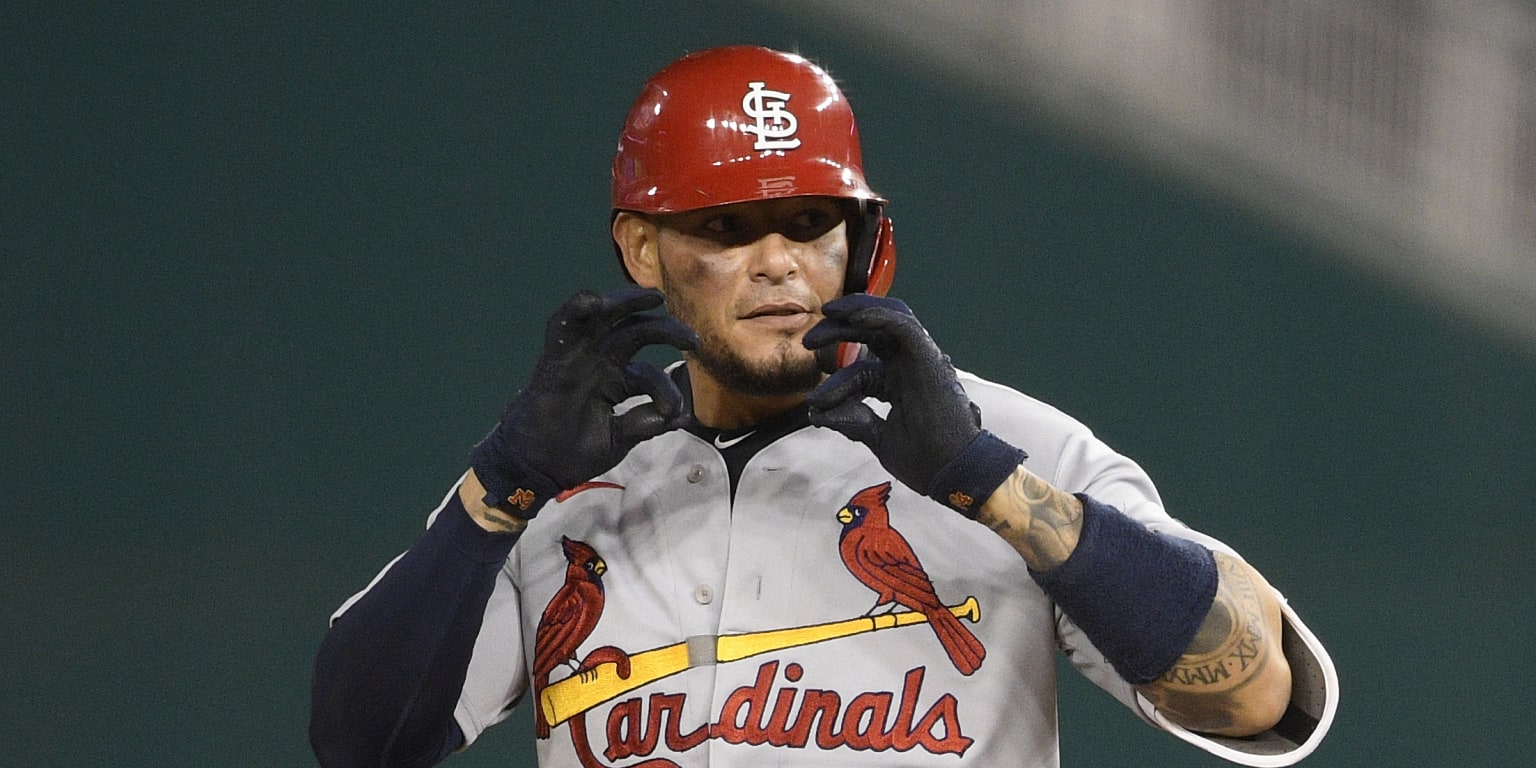 Cardinals Expected to Place Yadier Molina on Injured List - Viva