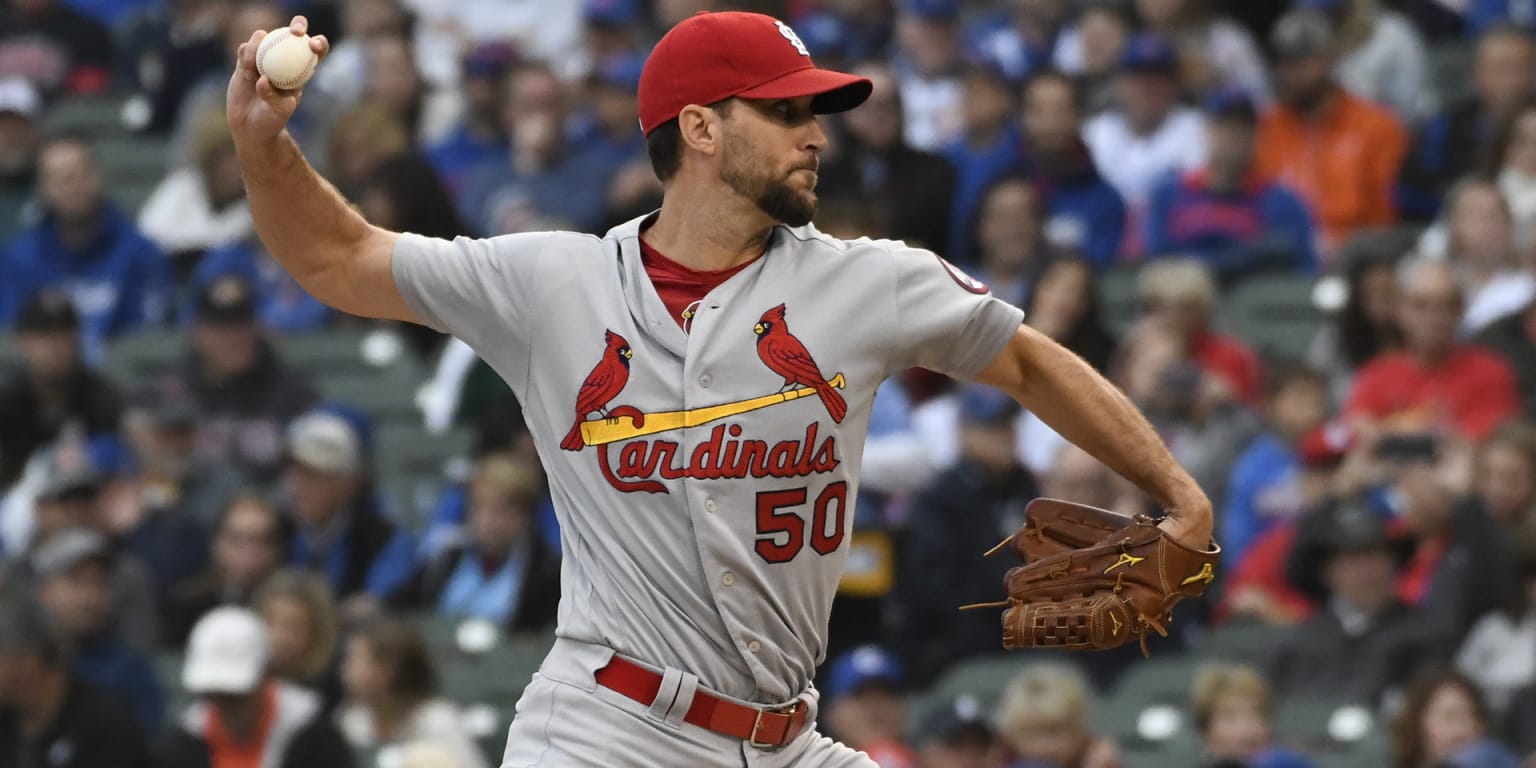 Starting pitcher Adam Wainwright of the St. Louis Cardinals pitches News  Photo - Getty Images