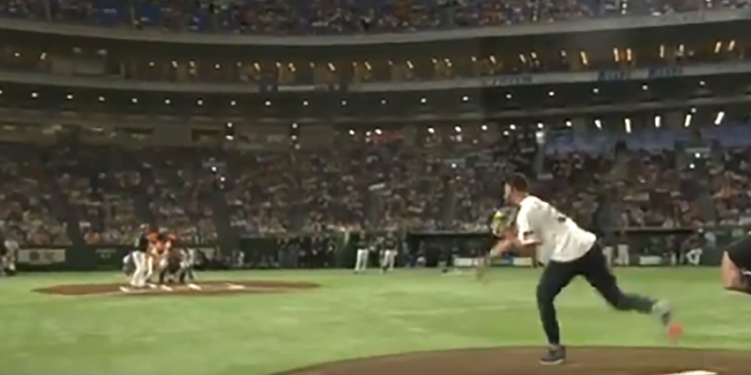 Stephen Curry, ¿buen pitcher? Stephen Curry, ¿buen pitcher?