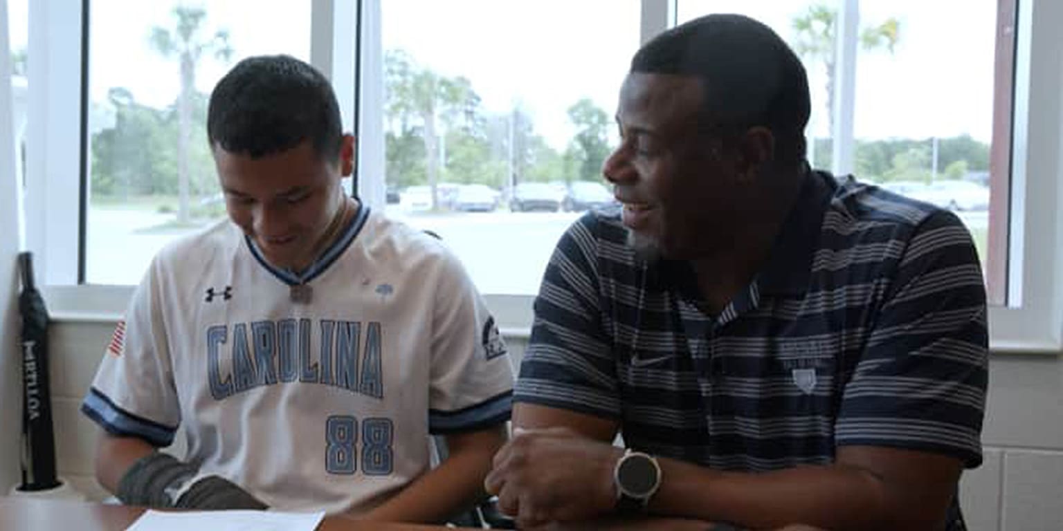 MLB - The Kid talks to the kids. Ken Griffey Jr. made an appearance at the Hank  Aaron Invitational, a development event that aims to get high school-age  players with diverse backgrounds