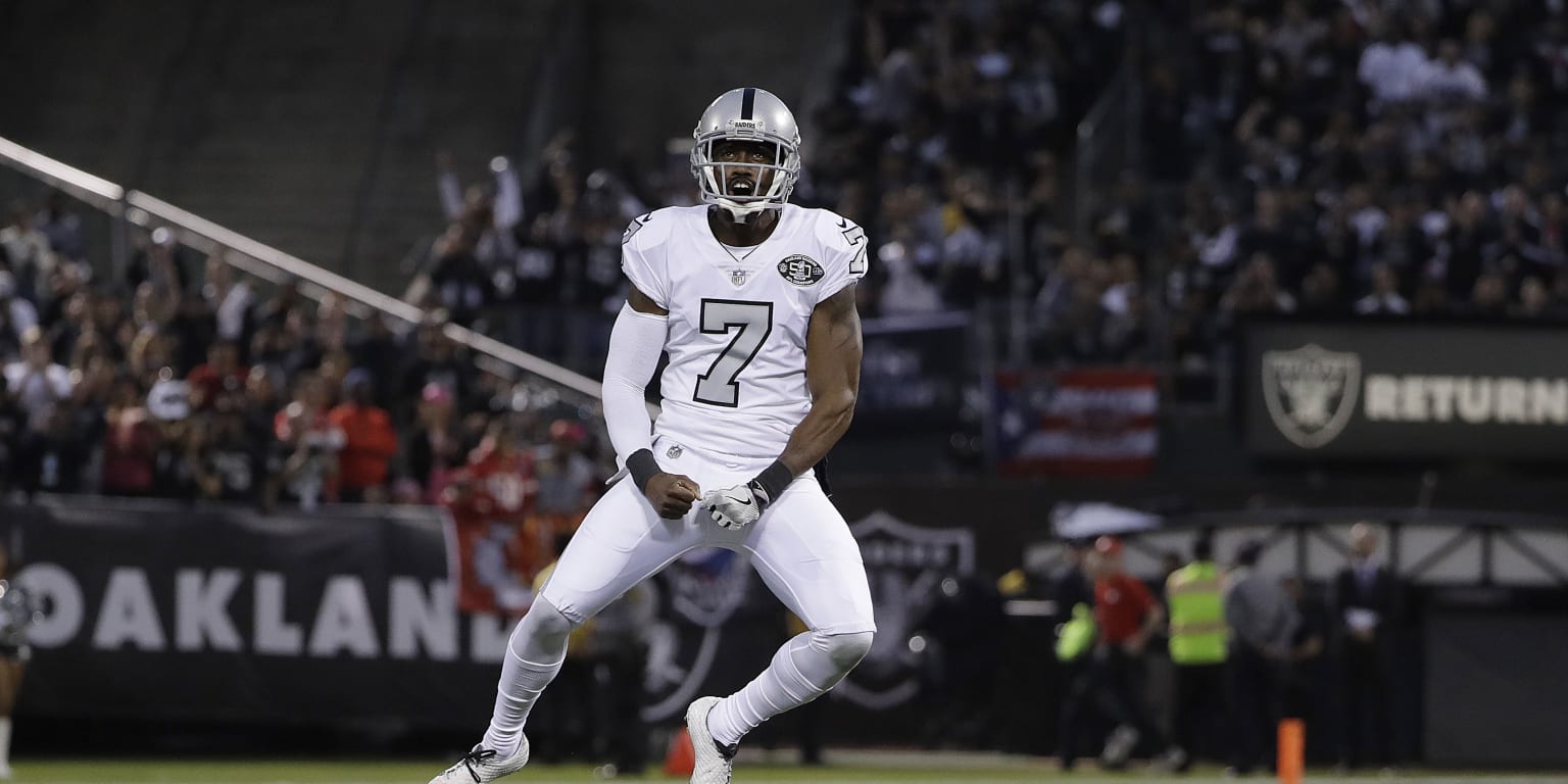 Raiders' Marquette King joins A's for batting practice