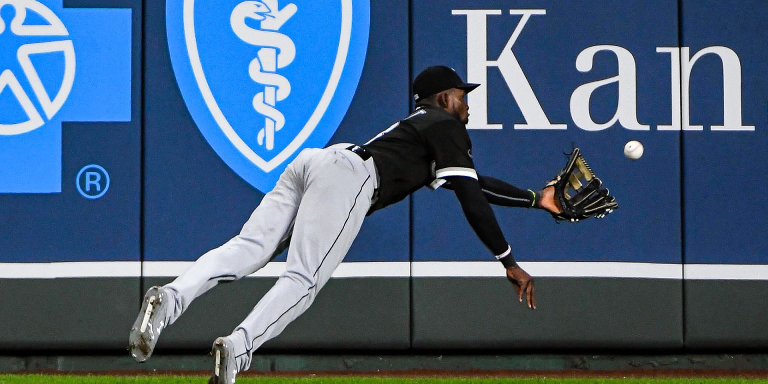 Luis Robert's dazzling catch, 09/05/2020