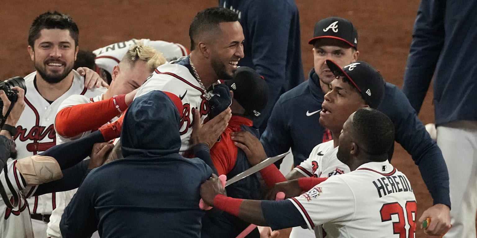 WATCH: Ozzie Albies laces a first-pitch homer into the Chop House - Sports  Illustrated Atlanta Braves News, Analysis and More