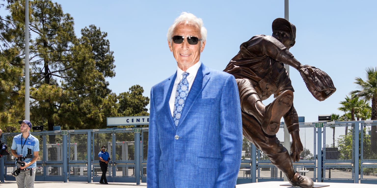Sandy Koufax statue unveiled at Dodger Stadium - MLB.com