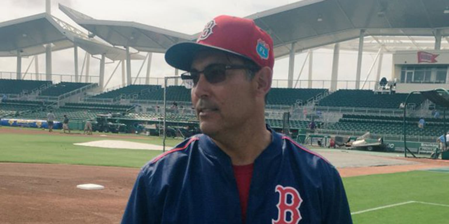 Ruben Amaro: Cesar Hernandez, not Chase Utley, is the Phillies