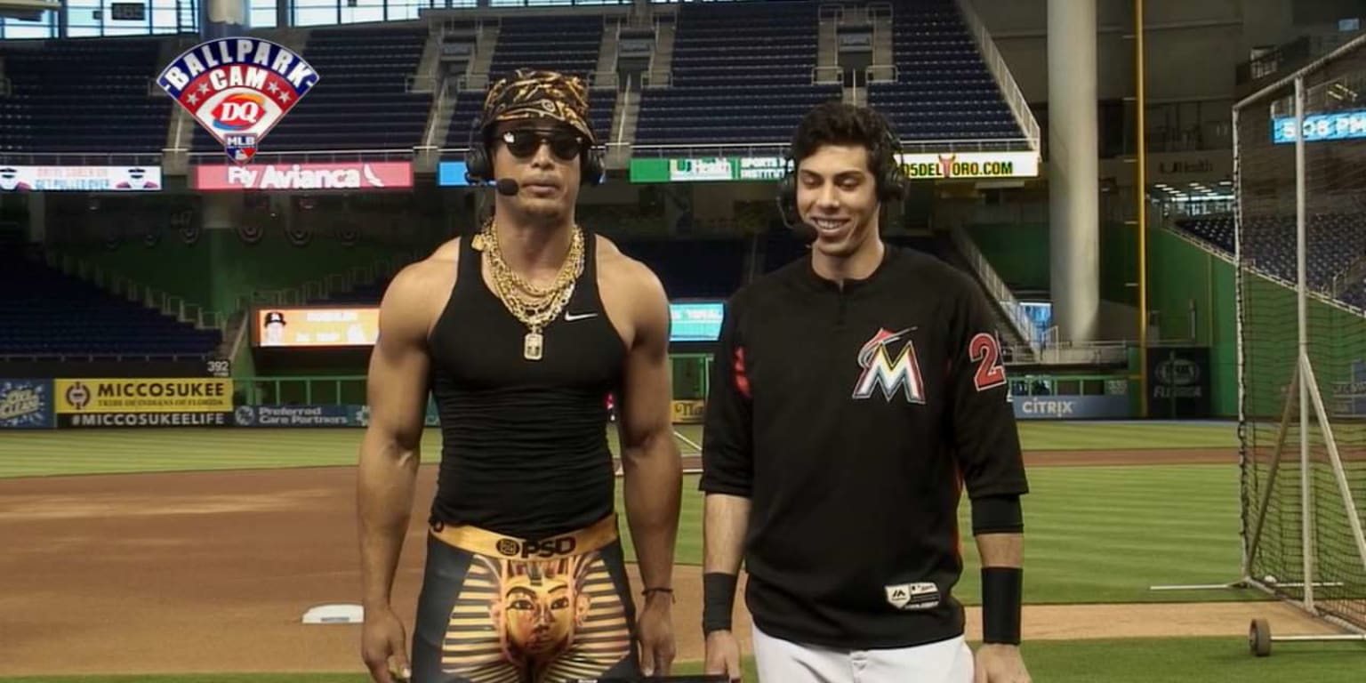 Giancarlo Stanton channeled his inner MC Hammer with this interview outfit  